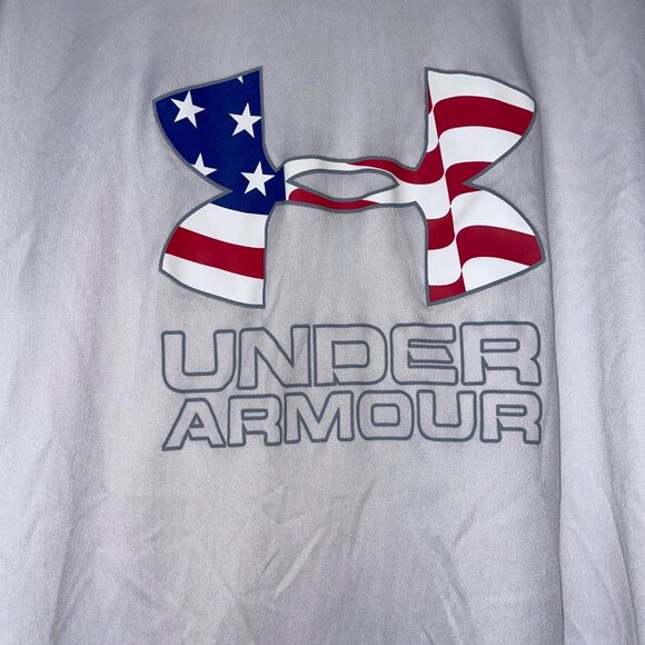 Under Armour Youth Loose Fit White T-Shirt American Flag Logo HeatGear UPF 40 M - Picture 2 of 6
